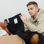 Zakupy online bez wpadek: jak dobrać idealnie dopasowane ubrania bez przymierzalni