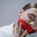 Gdy emocje zalewają: 7 technik ugruntowania, które przywracają spokój tu i teraz