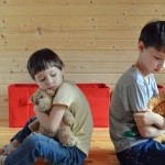 Kłótnia przy dzieciach? Zobacz, jak naprawić sytuację i odbudować spokój w domu